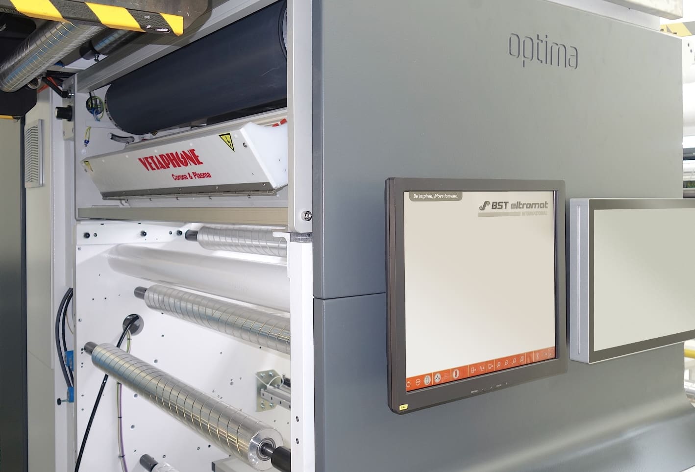 SOMA chose Vetaphone Corona technology because of the ease with which it can be integrated into its Optima range of CI-flexo presses