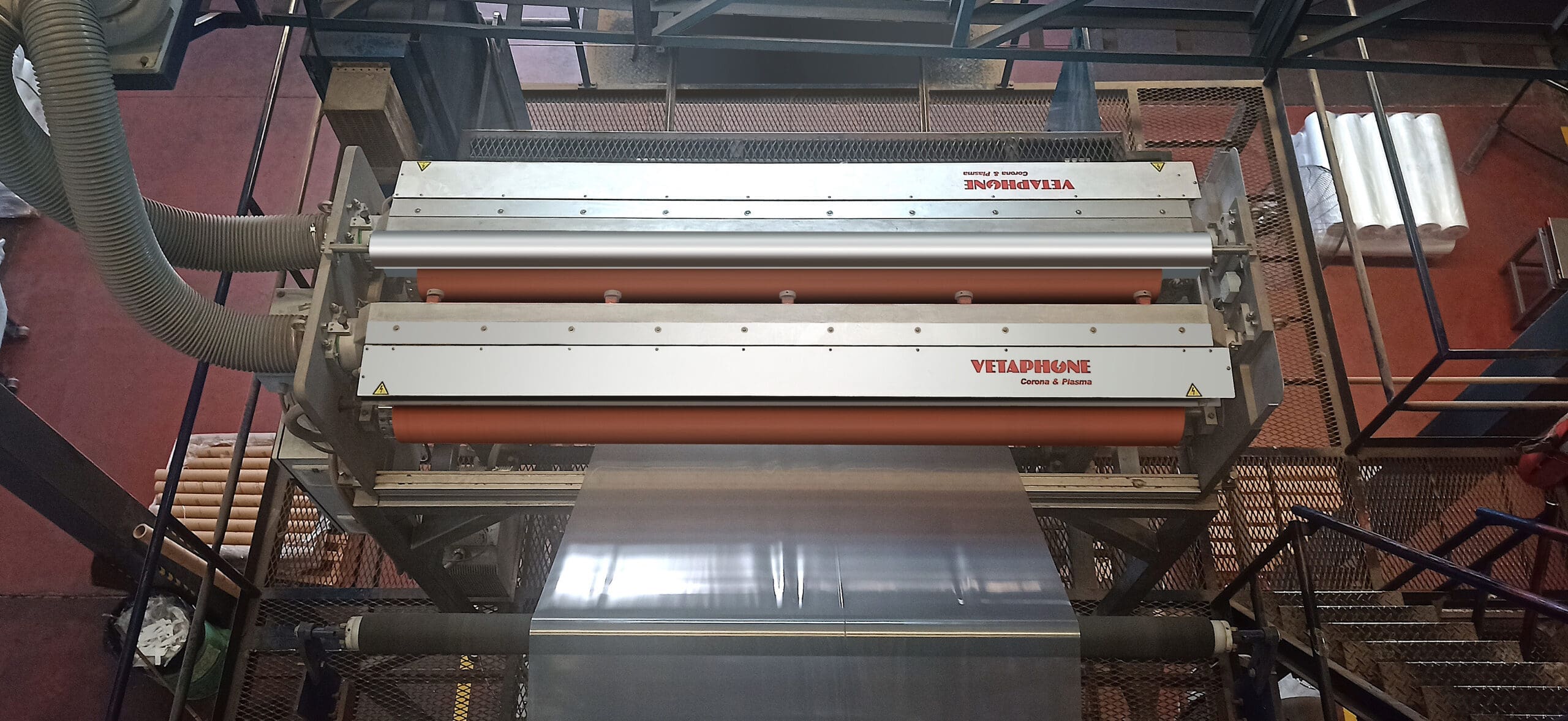 Vetaphone’s VE2C-A corona treater fitted to one of the blown-film extruders at Dinpe SA’s production plant in San Juan, Argentina